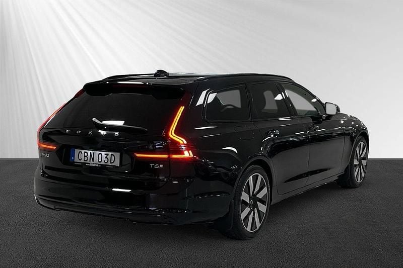 Begagnad Volvo V90 Plus 355 HK (261 kW) 2024 Svart Kombi