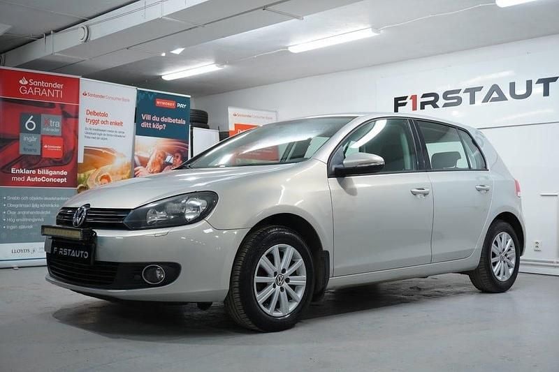 Begagnad VW Golf VI S 102 HK (75 kW) 2010 Ljusbrun Halvkombi