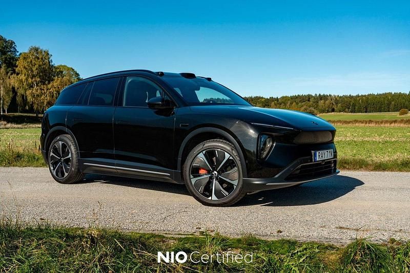 Svart Begagnad 2023 Nio EL6 SUV | 541 900 kr - Bild 1/4