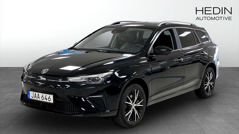 Svart (black) Begagnad 2022 MG MG5 EV Luxury Kombi | 214 900 kr - Bild 1/4