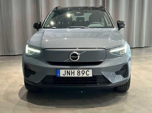 Begagnad Volvo XC40 Core 185 kW (252 HK) 2022 Grå SUV