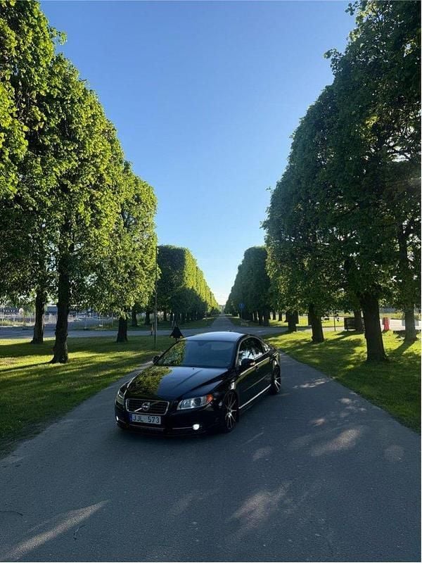 Svart Begagnad 2007 Volvo S80 Momentum Sedan | 47 000 kr (Marknadspris) - Bild 1/4