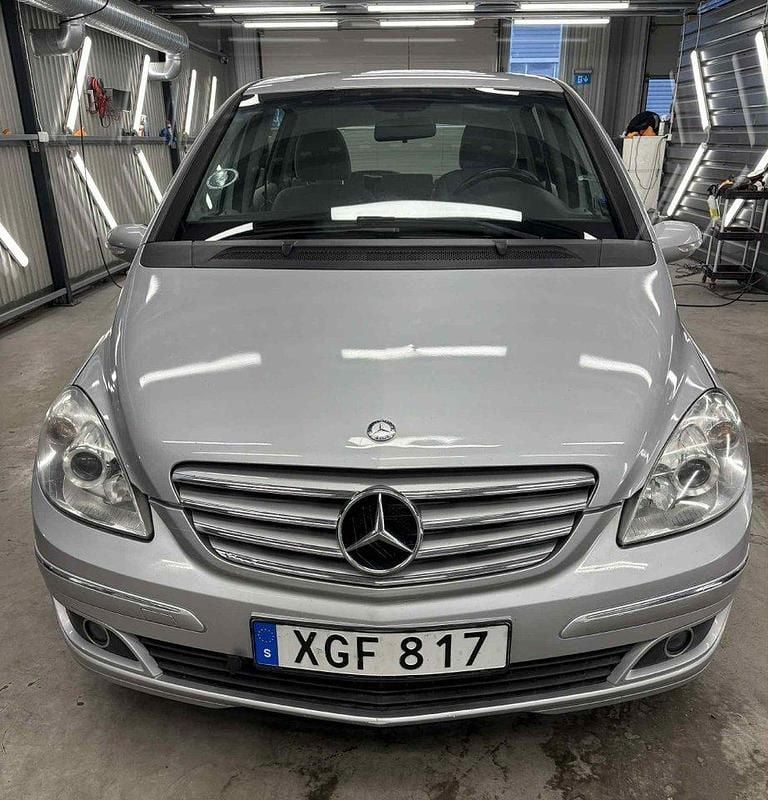 Silver Begagnad 2006 Mercedes B200 Minibuss | 34 000 kr - Bild 1/4