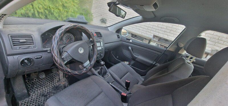 Silver Begagnad 2007 VW Golf V Halvkombi | 6 000 kr - Bild 1/4