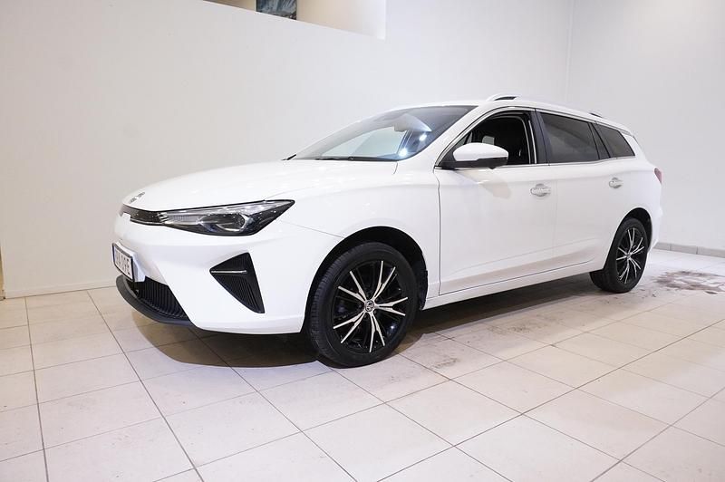 Begagnad MG MG5 EV Long Range 114 kW (156 HK) 2022 Vit Kombi