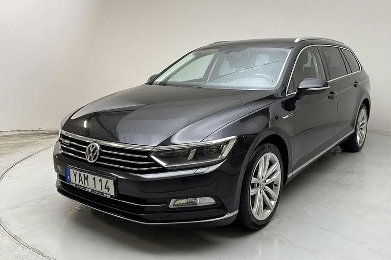 Svart Begagnad 2016 VW Passat GT | 129 000 kr (Bra pris) - Bild 1/4