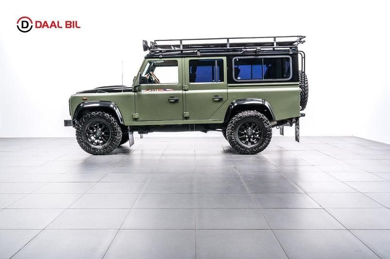 Mörkgrön (grön) Begagnad 2014 Land Rover Defender SUV | 549 700 kr (Marknadspris) - Bild 1/4