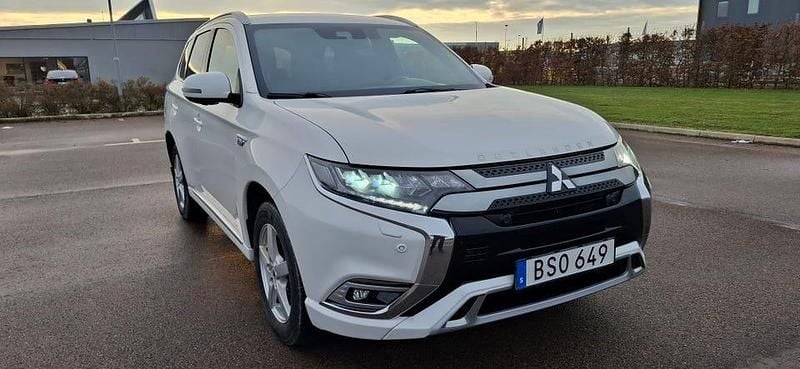 Begagnad 2020 Mitsubishi Outlander SUV | 204 900 kr - Bild 1/4