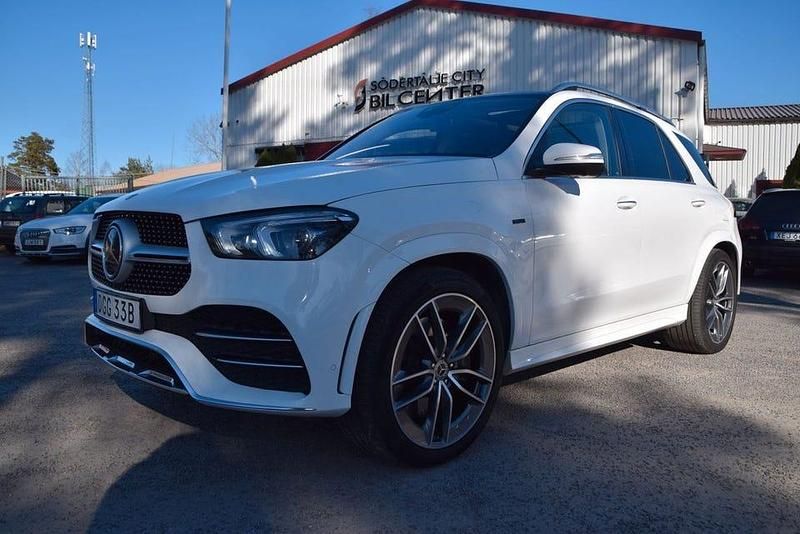 Vit pärla met Begagnad 2021 Mercedes GLE350 AMG line SUV | 729 900 kr (Lite dyr) - Bild 1/4