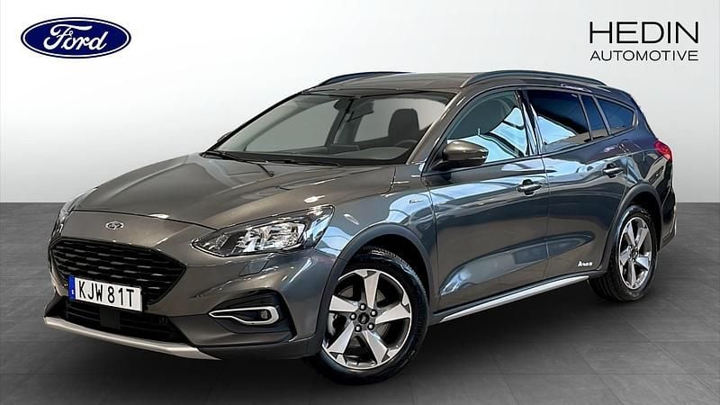 Grå Begagnad 2022 Ford Focus Active Kombi | 204 900 kr (Marknadspris) - Bild 1/4
