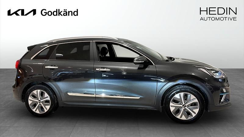 Begagnad Kia Niro Advance 11 kW (15 HK) 2021 Svart SUV