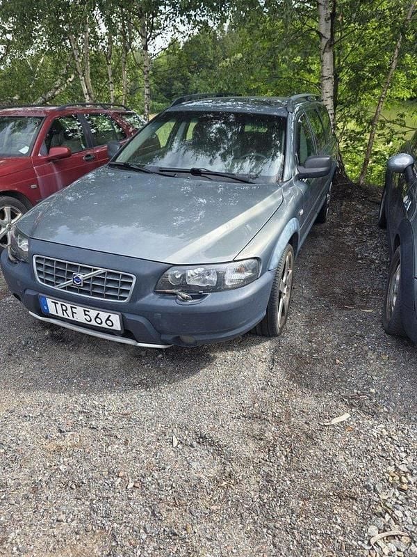 Grön Begagnad 2003 Volvo XC70 Business Edition SUV | 7 500 kr (Superpris) - Bild 1/3