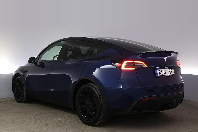 Begagnad Tesla Model Y Long Range AWD 378 kW (514 HK) 2021 Blå SUV