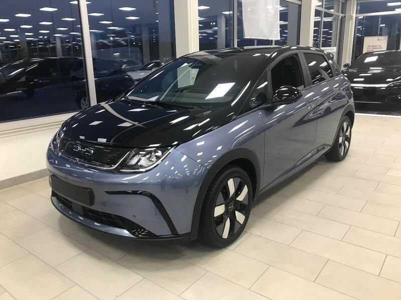 Svart (blå) Begagnad 2023 BYD Dolphin Design Halvkombi | 349 900 kr - Bild 1/4