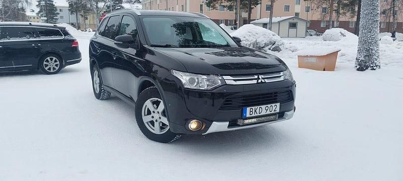 Begagnad Mitsubishi Outlander 150 HK (110 kW) 2014 SUV