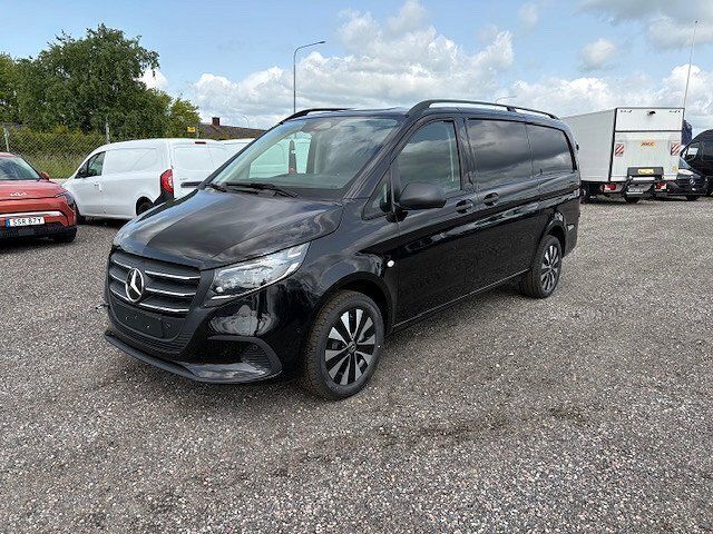 Obsidiantsvart metallic Ny 2025 Mercedes Vito Minibuss | 831 525 kr - Bild 1/4