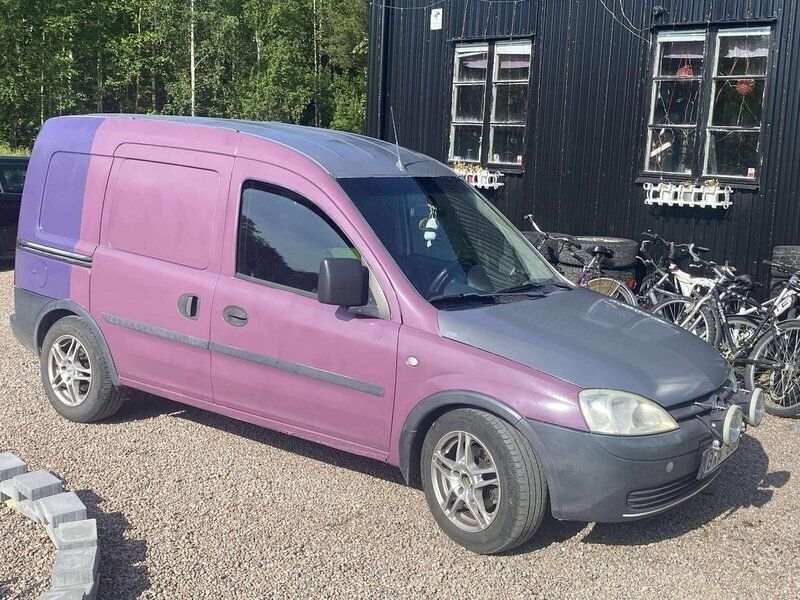 Vit Begagnad 2006 Opel Combo Minibuss | 18 000 kr (Lite dyr) - Bild 1/4