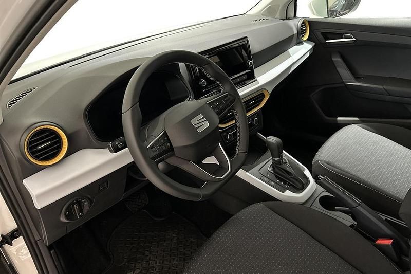 Begagnad Seat Arona 116 HK (85 kW) 2024 Vit SUV