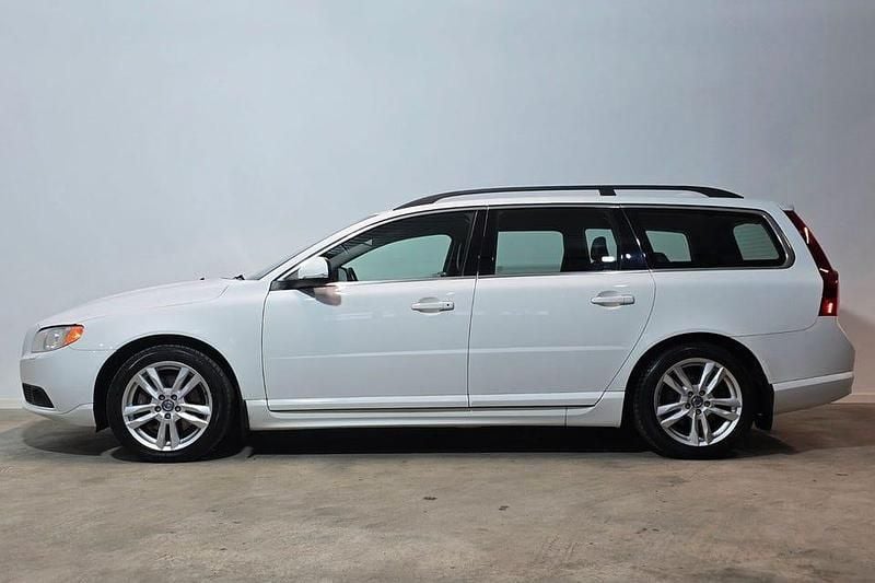 Begagnad Volvo V70 Momentum 164 HK (120 kW) 2013 Vit Kombi