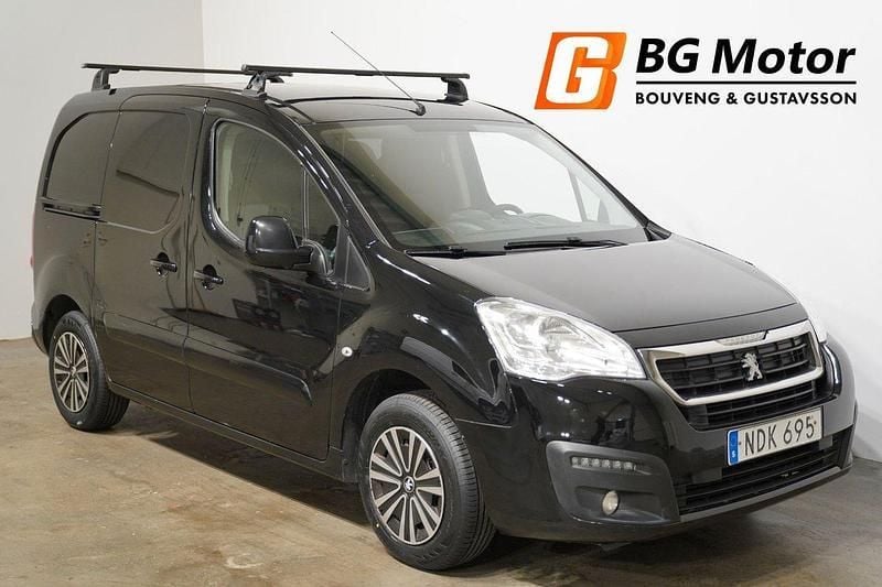 Svart Begagnad 2017 Peugeot Partner Minibuss | 89 800 kr (Marknadspris) - Bild 1/4