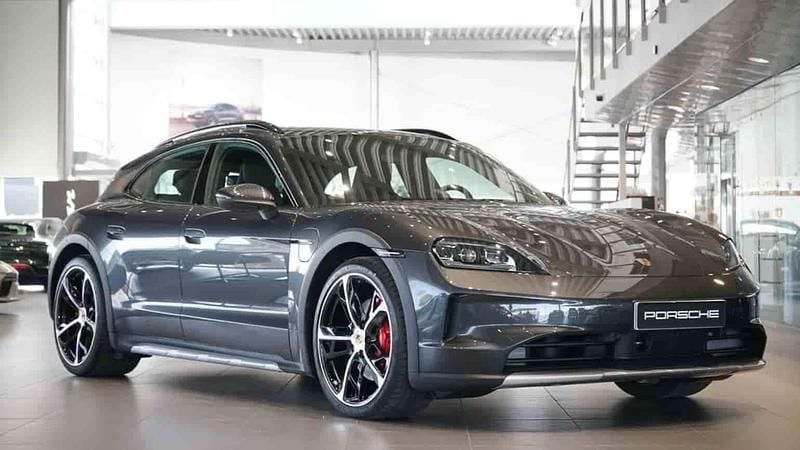 Grå Begagnad 2024 Porsche Taycan 4S Cross Turismo Sedan | 1 195 000 kr - Bild 1/1