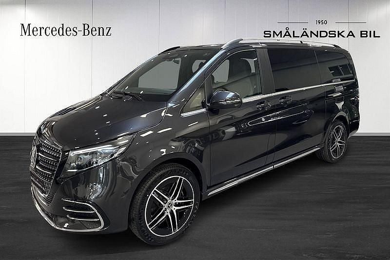 Mörkgrå Ny 2025 Mercedes V300 Avantgarde Minibuss | 961 730 kr (Marknadspris) - Bild 1/4