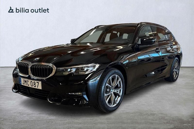 Svart Begagnad 2020 BMW 320 Sport Line Kombi | 274 900 kr (Marknadspris) - Bild 1/3