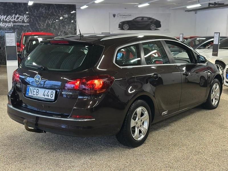 Begagnad Opel Astra Sport 110 HK (80 kW) 2013 Brun Kombi