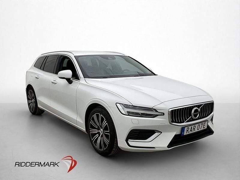 Begagnad Volvo V60 Inscription 350 HK (257 kW) 2022 Vit Kombi