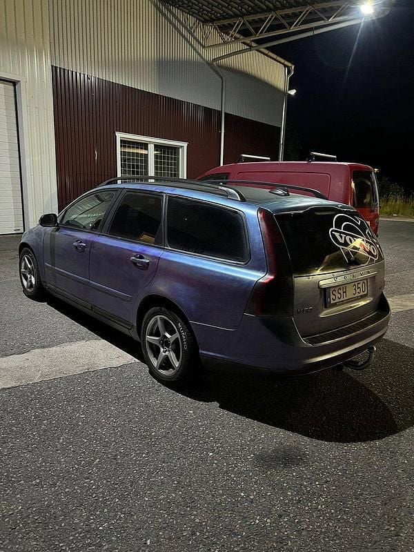 Ljusbrun Begagnad 2008 Volvo V50 Kombi | 12 999 kr (Superpris) - Bild 1/4