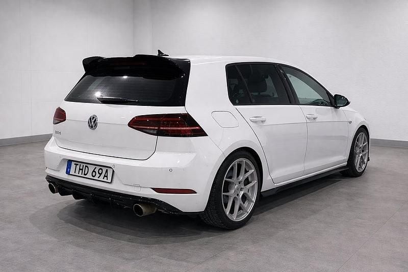 Begagnad VW Golf VIII GTE 204 HK (150 kW) 2020 Vit Halvkombi