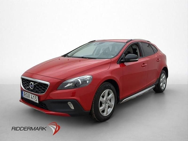 Begagnad Volvo V40 CC Momentum 116 HK (85 kW) 2015 Röd Kombi