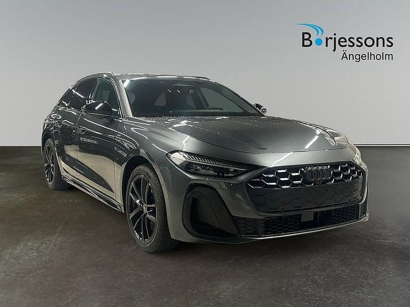 Grå Ny 2025 Audi A5 Sport Kombi | 753 200 kr - Bild 1/4