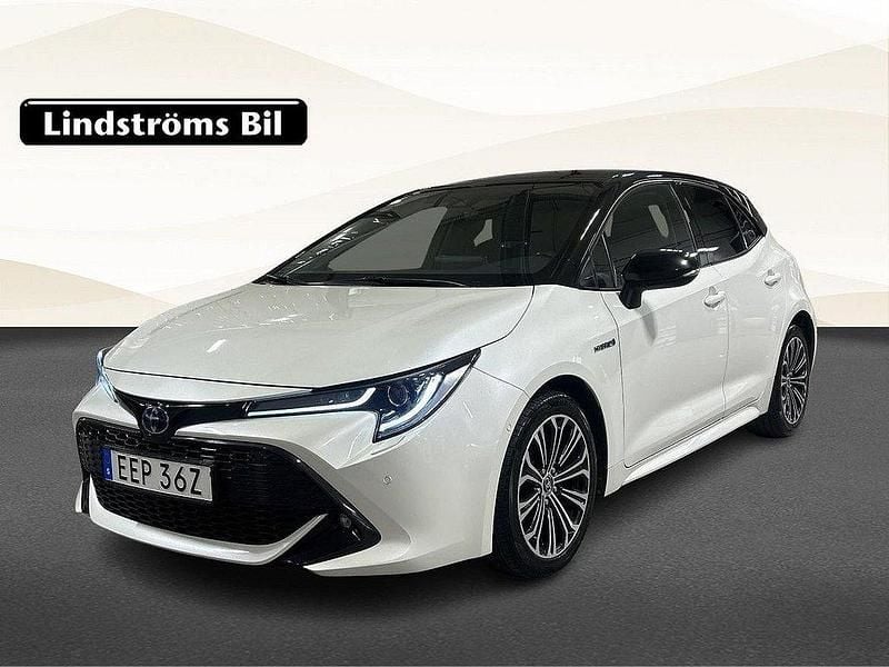 Vit Begagnad 2019 Toyota Corolla Hybrid Style Halvkombi | 219 900 kr (Marknadspris) - Bild 1/3