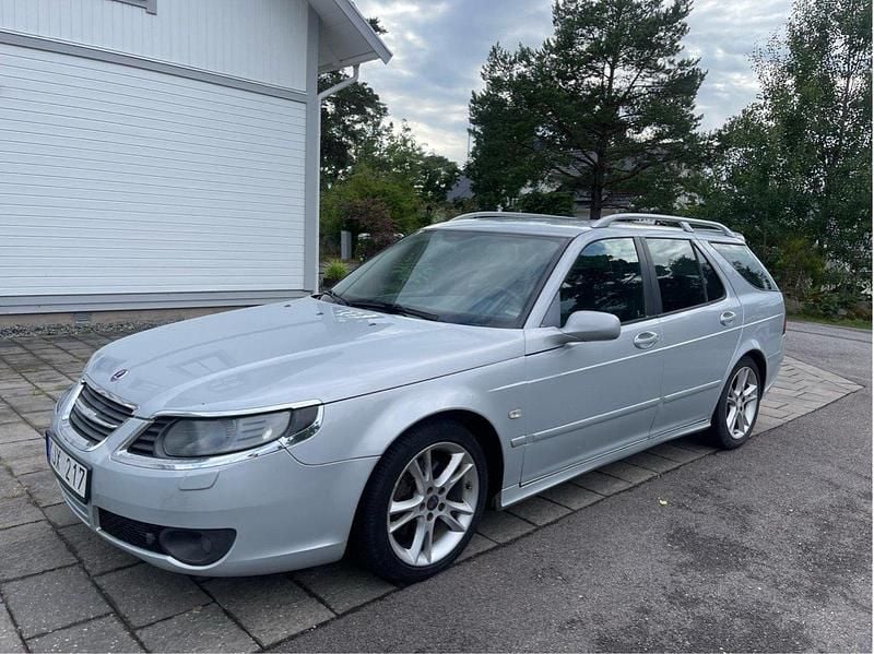 Grå Begagnad 2008 Saab 9-5 Aero Kombi | 65 000 kr (Dyr) - Bild 1/4