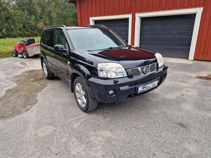 Svart Begagnad 2006 Nissan X-Trail SUV | 48 000 kr (Lite dyr) - Bild 1/4