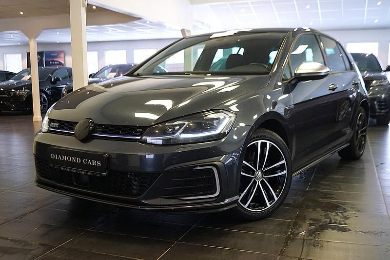 Begagnad VW Golf VII GTE 207 HK (152 kW) 2017 Grå Halvkombi