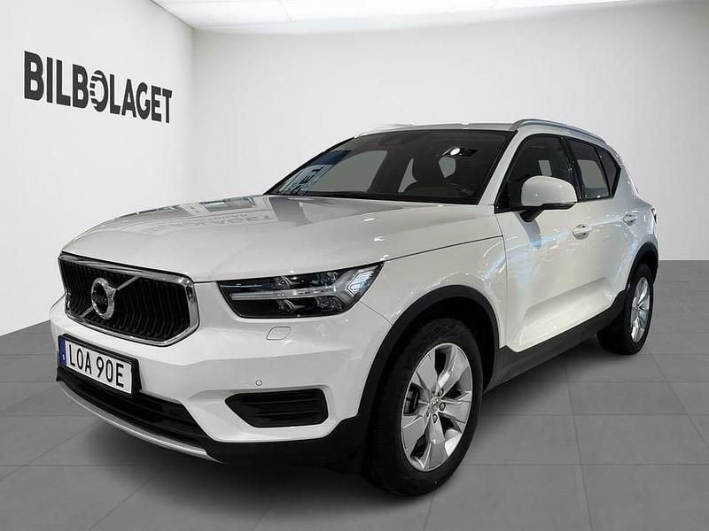 Vit Begagnad 2019 Volvo XC40 Momentum SUV | 259 800 kr (Bra pris) - Bild 1/4