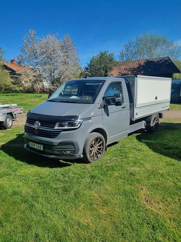 Begagnad 2022 VW Transporter Van | 562 500 kr - Bild 1/4