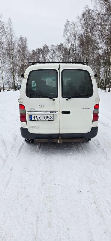 Begagnad Toyota HiAce 117 HK (86 kW) 2011 Van