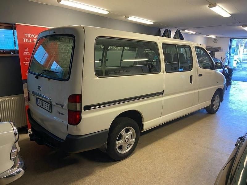 Begagnad Toyota HiAce 117 HK (86 kW) 2009 Vit Van