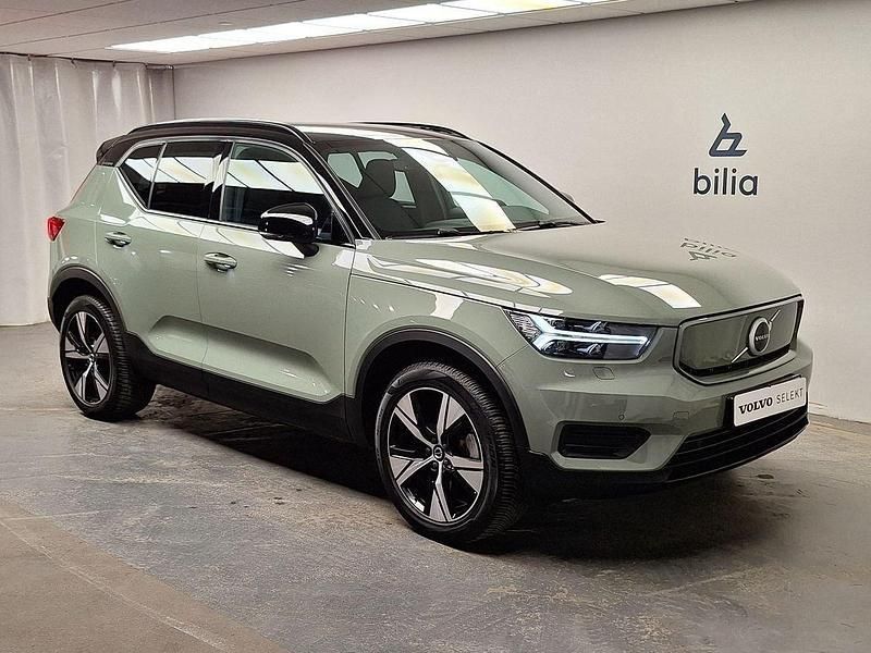Grön Begagnad 2022 Volvo XC40 Core SUV | 334 900 kr - Bild 1/3