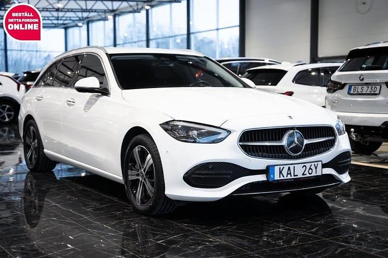 Begagnad Mercedes C300 Avantgarde 313 HK (230 kW) 2023 Vit