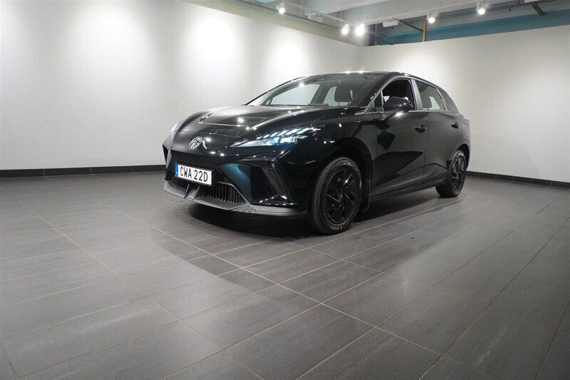 Svart Begagnad 2022 MG MG4 EV Halvkombi | 259 900 kr (Dyr) - Bild 1/4