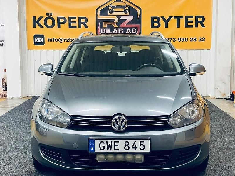 Mörkgrå Begagnad 2011 VW Golf Kombi | 59 900 kr (Marknadspris) - Bild 1/4
