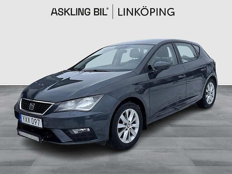 Grå Begagnad 2018 Seat Leon Style Halvkombi | 129 000 kr (Marknadspris) - Bild 1/4