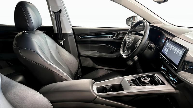 Begagnad MG MG5 EV Luxury 114 kW (156 HK) 2022 Vit Kombi