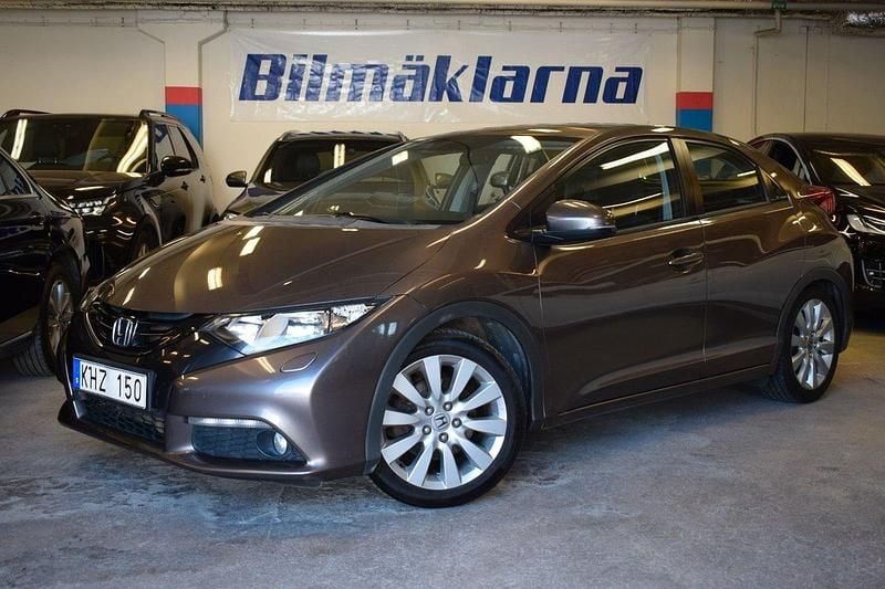 Grå Begagnad 2012 Honda Civic Sport Halvkombi | 74 900 kr (Marknadspris) - Bild 1/4