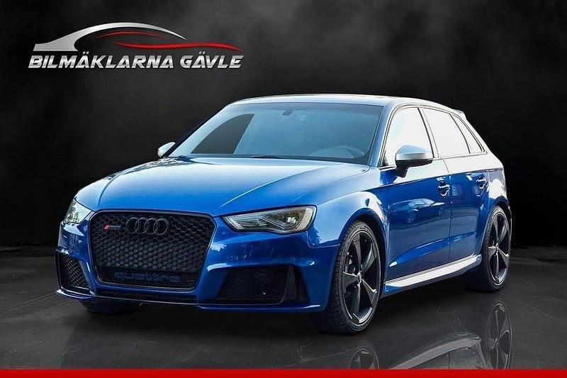 Begagnad Audi RS3 Sportback Comfort 367 HK (269 kW) 2015 Blå Halvkombi