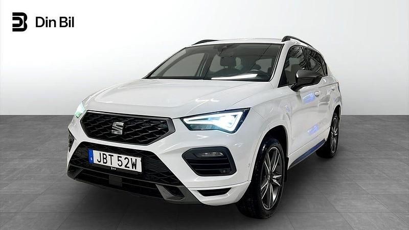 Vit Begagnad 2023 Seat Ateca FR SUV | 254 900 kr (Marknadspris) - Bild 1/4